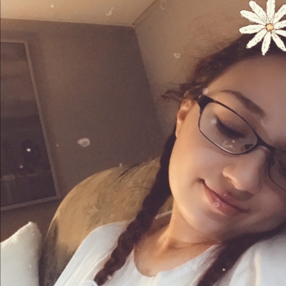 Meet your Posher, Ashley - Picture 1 of 1